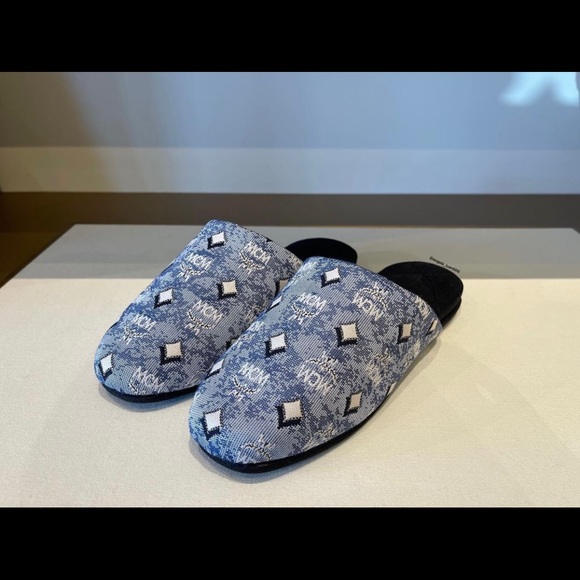 Clearance! MCM blue women indoor slides shoes size $285+ tax - Picture 1 of 11